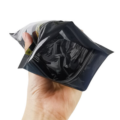 Tas Humidor Cigar Medium yang dirancang dengan tutup Ziplock yang terbuat dari bahan 009mm yang menyediakan solusi penyimpanan untuk mempertahankan cerutu dan kesegaran